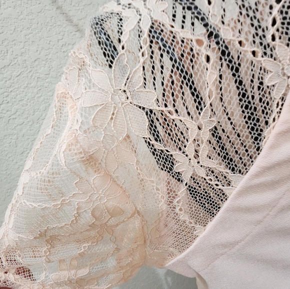 Floral Sleeve Lace Trim Top, peach color, size S - Picture 4 of 5